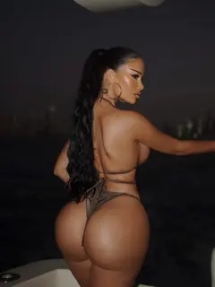 Лайона эскорт в городе Питер