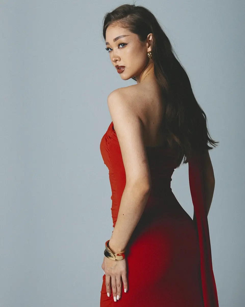 Минами эскорт в городе Питер