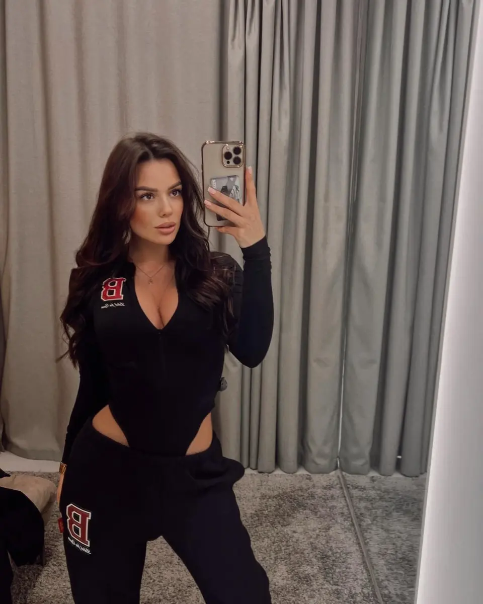 Мира эскорт в городе Питер