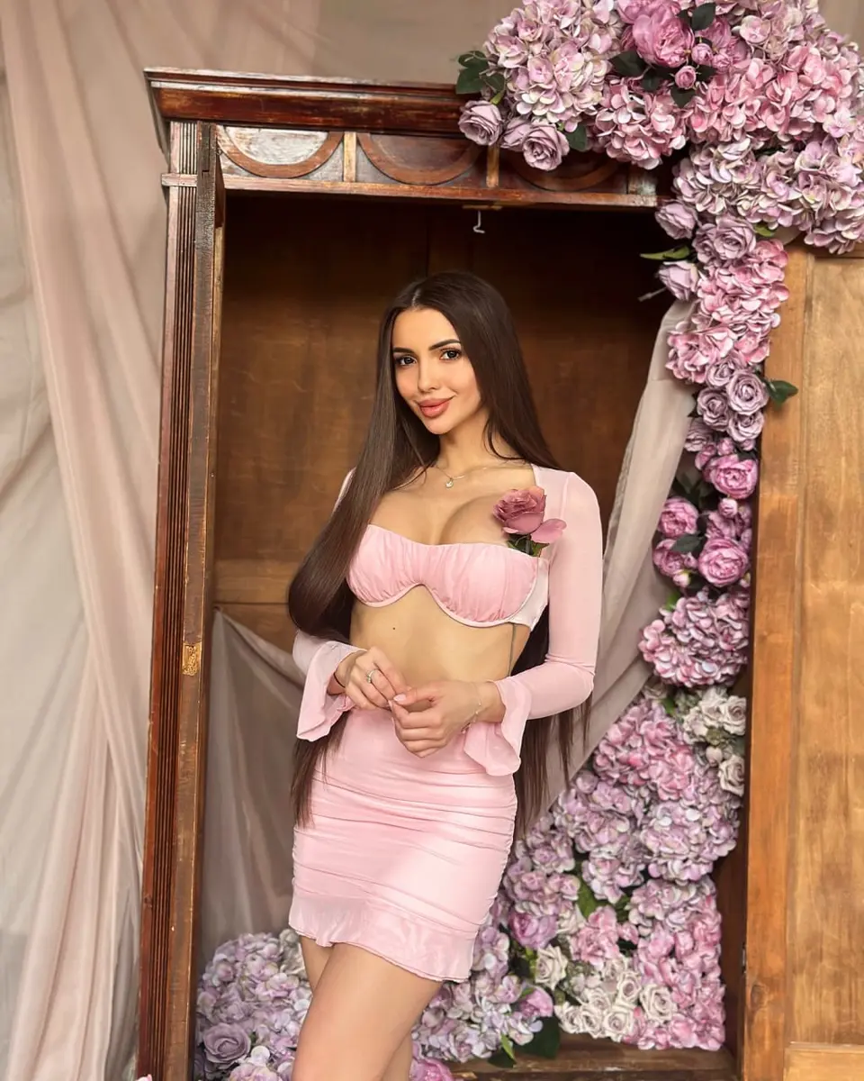 Мона эскорт в городе Питер