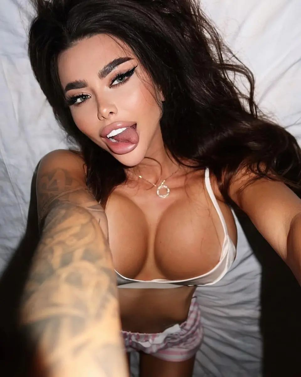 Селена эскорт в городе Питер