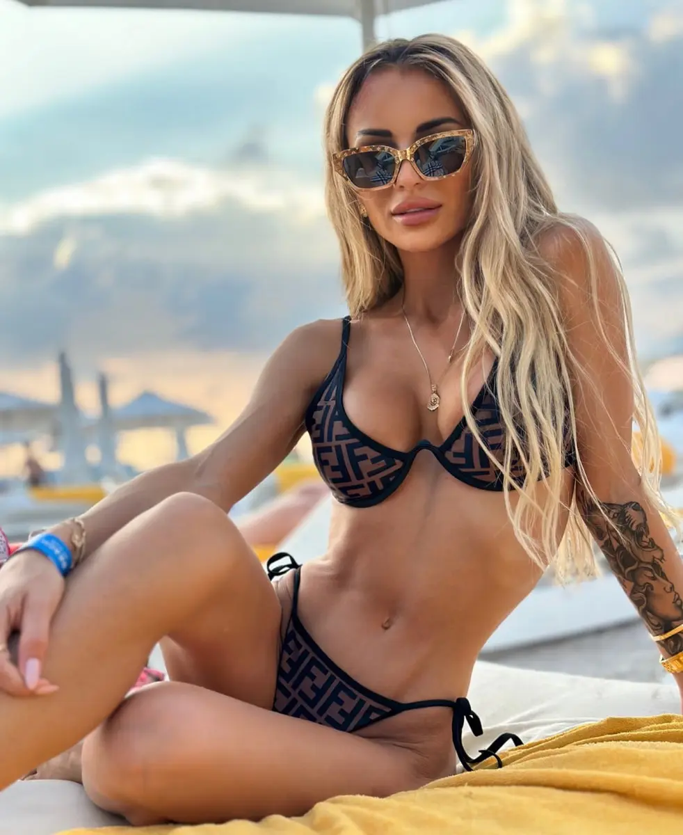 Таня эскорт в городе Питер